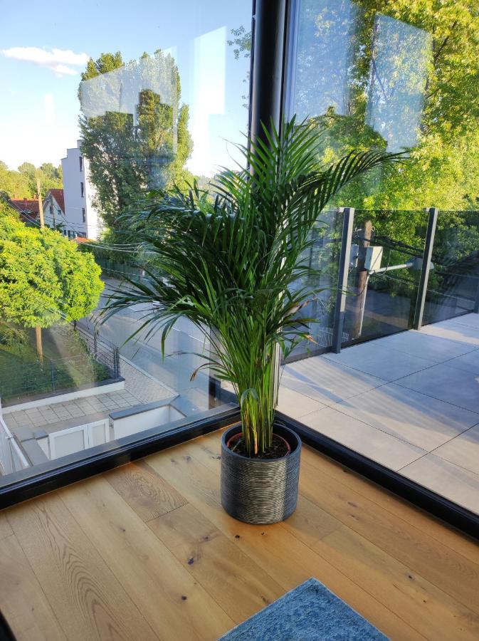 Apartamento Luxurioeses Penthouse Mit Blick Auf Uno-city Und Dem Kaiserwasser. 3schlafzimmer, 2 Baeder, Privat Lift Ins Viena