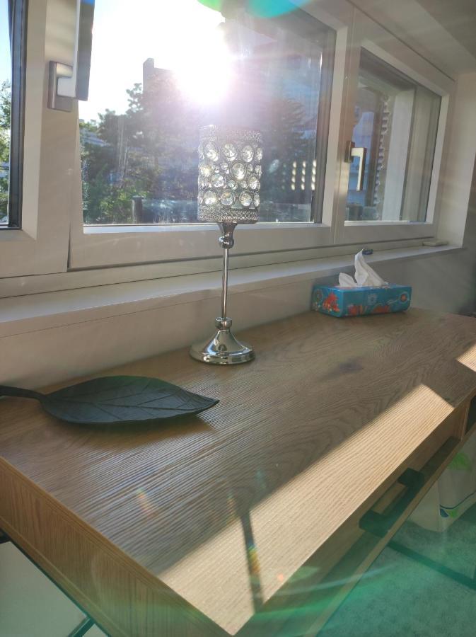 Apartamento Luxurioeses Penthouse Mit Blick Auf Uno-city Und Dem Kaiserwasser. 3schlafzimmer, 2 Baeder, Privat Lift Ins