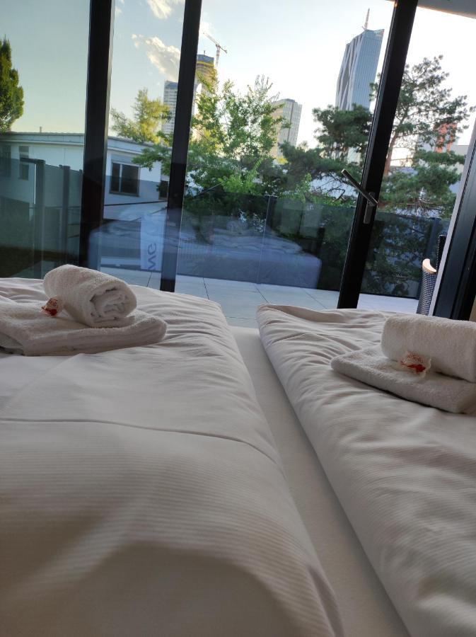 Luxurioeses Penthouse Mit Blick Auf Uno-city Und Dem Kaiserwasser. 3schlafzimmer, 2 Baeder, Privat Lift Ins Viena