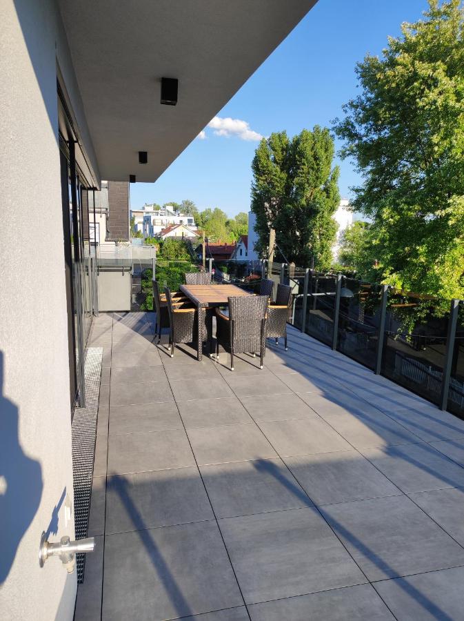 Luxurioeses Penthouse Mit Blick Auf Uno-city Und Dem Kaiserwasser. 3schlafzimmer, 2 Baeder, Privat Lift Ins * Viena
