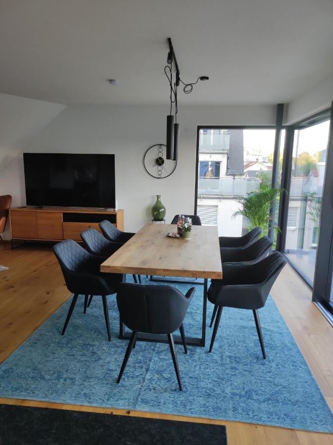 Luxurioeses Penthouse Mit Blick Auf Uno-city Und Dem Kaiserwasser. 3schlafzimmer, 2 Baeder, Privat Lift Ins Apartamento Viena